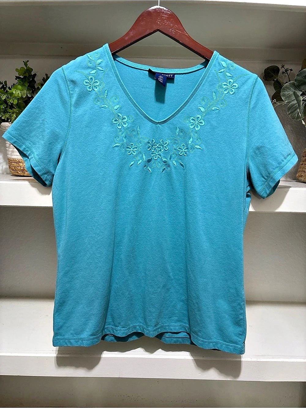 Karen Scott Embroidered V-Neck Tee in Blue Size Medium Like New